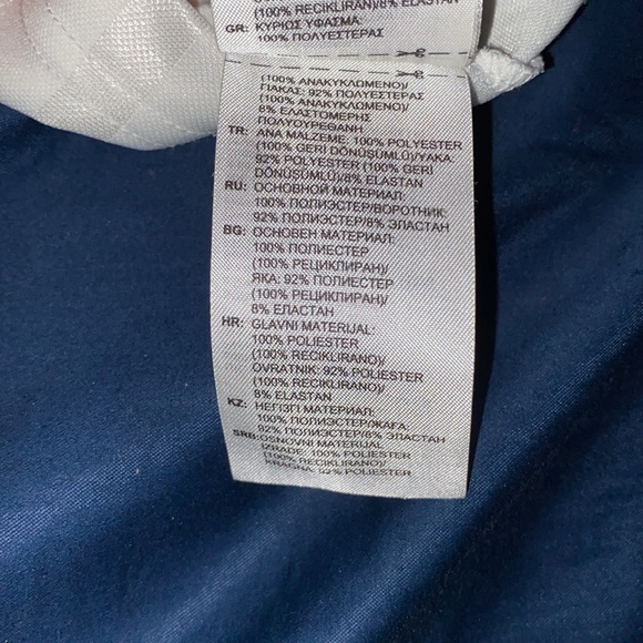 Adidas sports wear cropped shirt - Picture 5 of 7